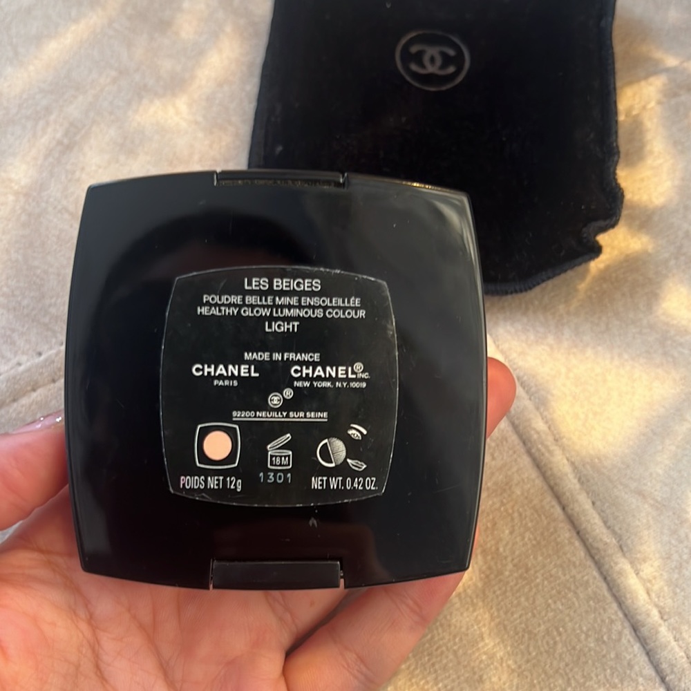 Chanel Les Beiges Healthy Glow Luminous Powder - Picture 4 of 9
